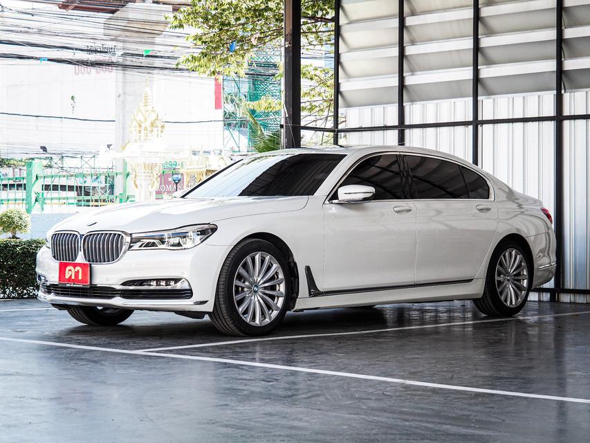 BMW Series 7 730 Ld เครื่องดีเซล ปี 2019 สีขาว เลขไมล์ 30,000 กิโล ( รับประกันเลขไมล์แท้ ) 1