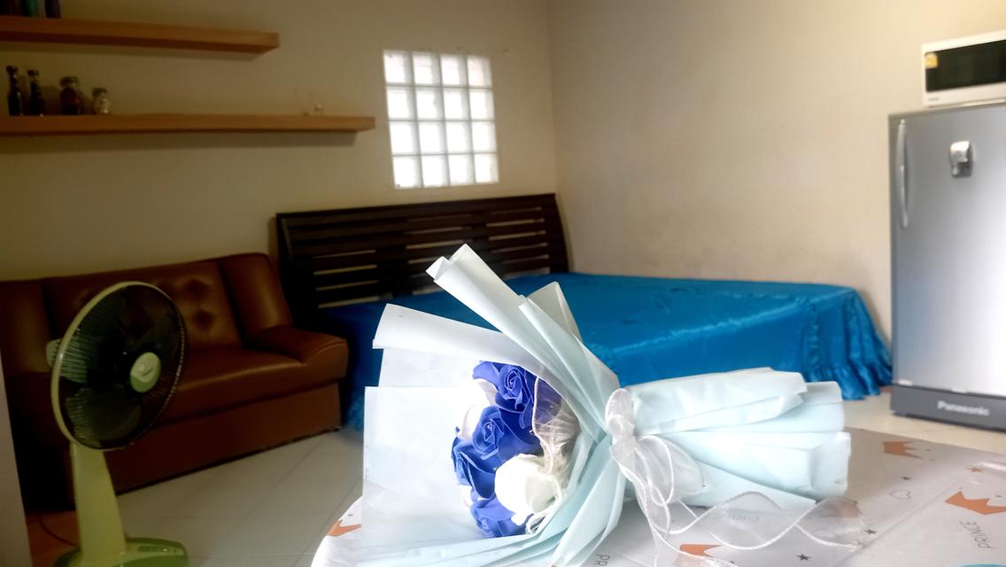 ขายหรือให้เช่าห้องสวยในลิพวิ่งเพลสคอนโด ปากซอยลาดพร้าว 140 ติดสถานีบางกะปิ พิเศษ ลดเหลือเพียงเดือนละ4,800บาทเท่านั้น 9