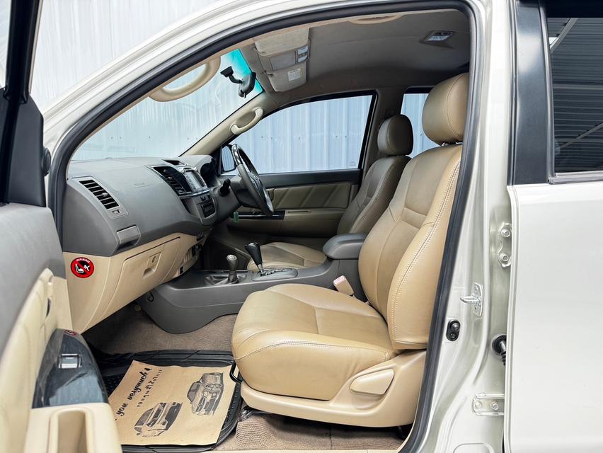 Toyota Fortuner 3.0V D4D VN TURBO VSC ดีเซล เกียร์ออโต้  ปี2012 11