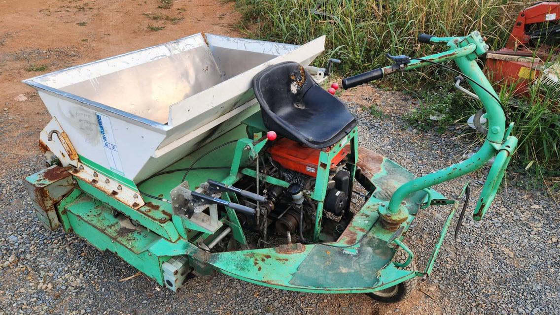 ขาย รถโรยทราย เครื่องยนต์เบนซิน 4 จังหวะ kubota เก่าญี่ปุ่น 8