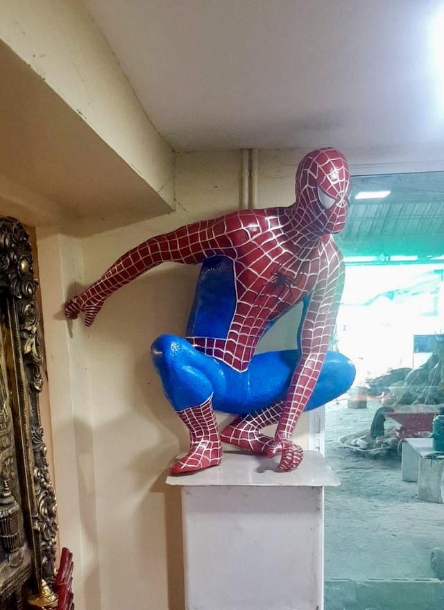 หุ่นสไปเดอร์แมนไฟเบอร์กลาส หุ่นฮีโร่สไปเดอร์แมน ท่านั่ง มือหนึ่ง ขนาดใหญ่ 6