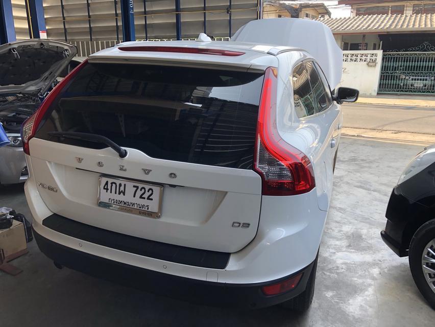 Volvo สีขาว XC60 ประหยัดน้ำมัน รูปที่ 9