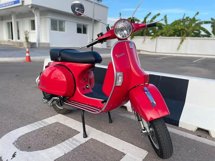 Vespa PX 125 สีแดง 4