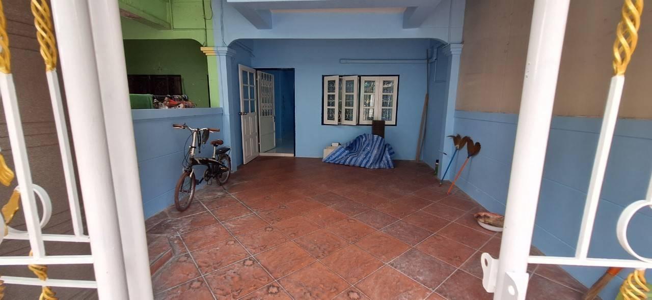 ขายบ้านทาวน์เฮ้าส์ ทำเลดีใกล้เดอะมอลล์บางแค MRT หลักสอง รีโนเวทใหม่ พร้อมเข้าอยู่! 4