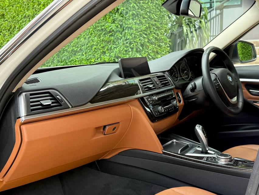 2018 BMW 330e LCI รถมือเดียวออกป้ายแดง รถวิ่งน้อยเพียง 90,000 กม ประวัติศูนย์ครบ รถไม่เคยมีอุบัติเหตุครับ 11