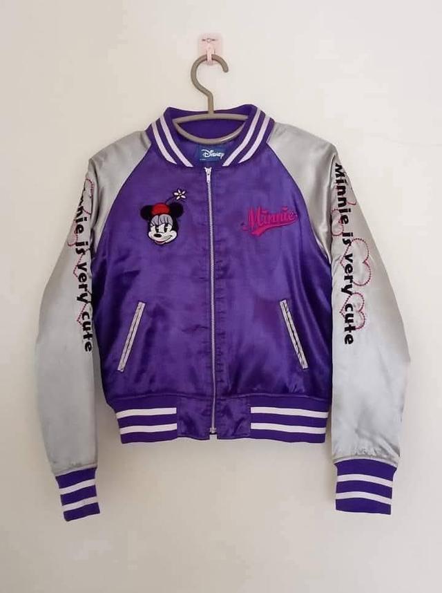 DISNEY เสื้อคลุมเนื้อผ้าเนียนเงา งานปักลายหน้า/หลัง+แนวแขนทั้งสองข้าง สภาพดี ไม่มีตำหนิเปื้อนขาด รูปที่ 1