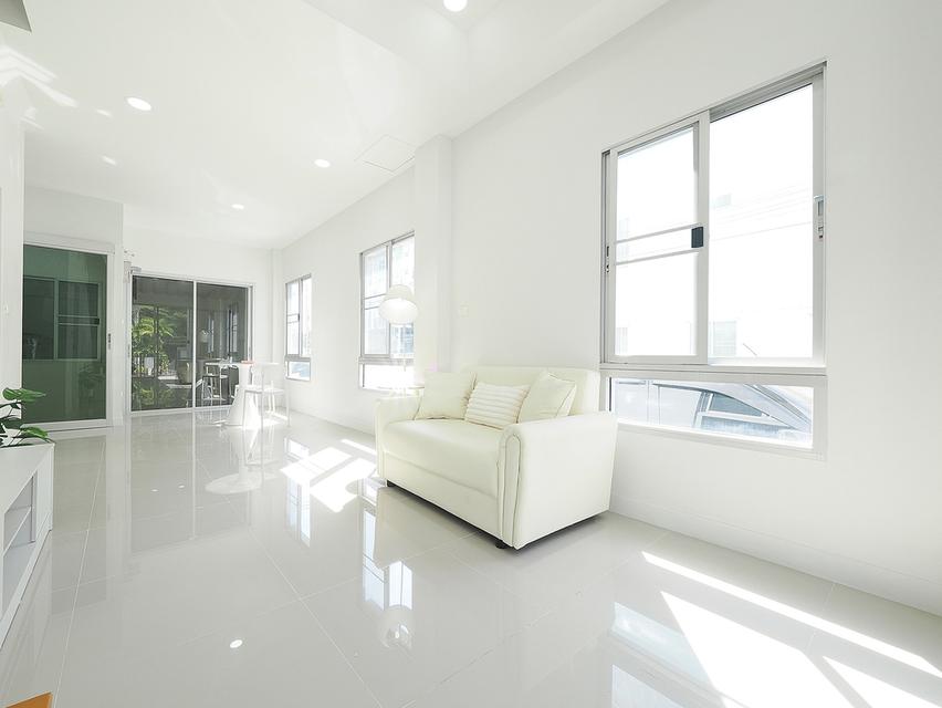 ขายทาวน์โฮม 3 ชั้น บ้านกลางเมือง 21.1 ตร.ว. 3นอน 3น้ำ [พระราม 9 - รามคำแหง] ขาย 3.48ล้าน 3