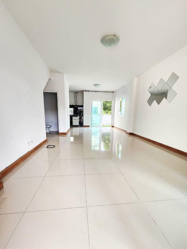 ทาวน์โฮมวัชรพล 3ชั้น หลังมุม หมู่บ้านเดอะริคโค้ ทาวน์ วัชรพล ถนนร่วมมิตรพัฒนา(ใกล้ห้าแยกวัชรพล) 6