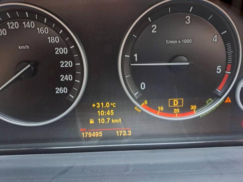 BMW 520d (F10) ปี2011 รถสภาพสวยเดิมๆไม่เคยมีอุบัติเหตุ สีเทา 9