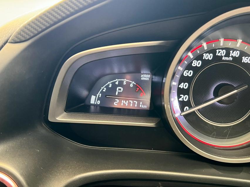 ผ่อนเบาๆ 5 พันกว่าบาท Mazda 3 รุ่น 2.0 C Sport 5 ประตู รูปที่ 18