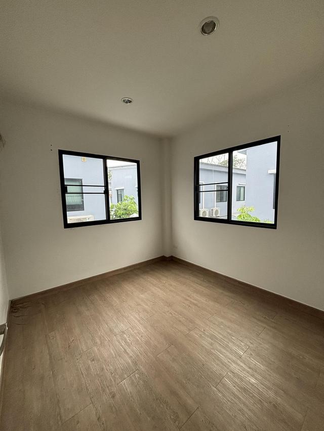 ขายทาวน์โฮม 2 ชั้น💥 หมู่บ้านแกรนด์ดิตี้ พุทธมณฑลสาย7 ทำเลดี ✨หลังมุม✨ 9