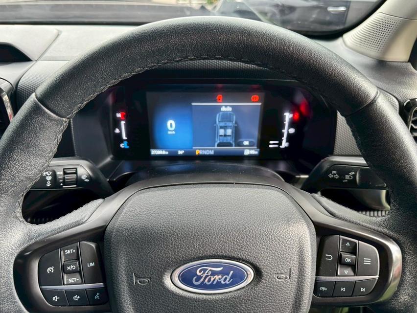 FORD RANGER 4ประตู รุ่นSPORT 4WD เครื่อง2.0cc เกียร์AUTOปี 2025 รถไมล์แท้100%คะวิ่งมาแค่27,xxxกิโล รุ่นนี้โดดเด่นสุด ๆ เลยค่ะ