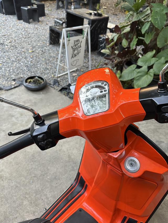 Lambretta V125 Special ปี 2021 สีส้ม 9