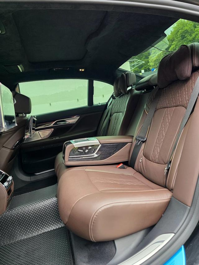 BMW 745Le xDrive M Sport G12 LCI สีดำ ปี 2021 ไมล์ 20,000 กม. รูปที่ 11
