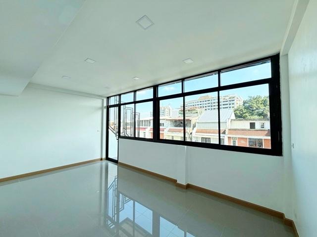 7นอน เซ็นทรัล บางนา 1.8 กม. ไบเทค บางนา 900ม ใหญ่มาก ทาวน์โฮม 4 ชั้น 20 ตร.ว 288 ตร.ม BTSบางนา 1.2กม. 3