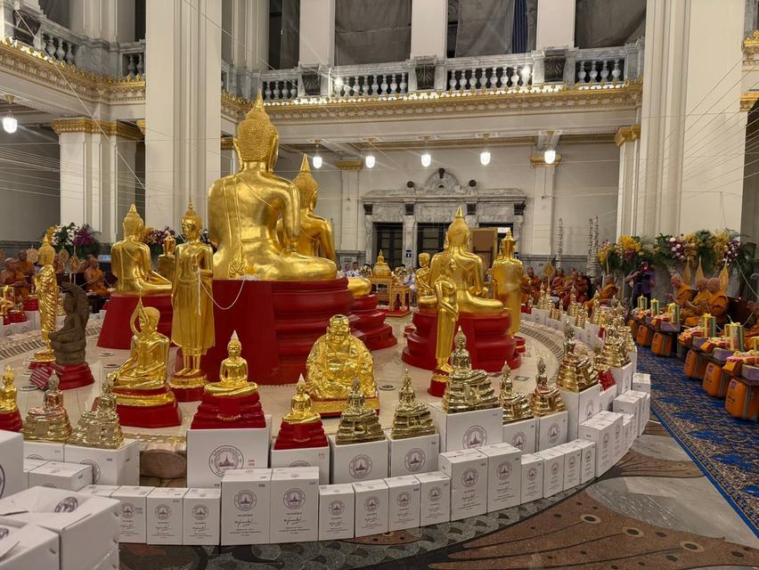 เหรียญหล่ออาร์มบอร์นชุบเงินลงยาเหลืองหลวงพ่อโสธร รุ่น ประวัติศาสตร์ตำรวจ ๒๕๖๘ 7