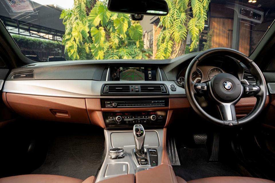 BMW 525d M Sport LCI โฉม F10  ปี 2015 📌𝗕𝗠𝗪 𝟱𝟮𝟱𝗱 lci ดีเซล เข้าใหม่ค่าา! ราคาไฟลุก 9 แสนบาทเท่านั้น ❤️‍🔥 3