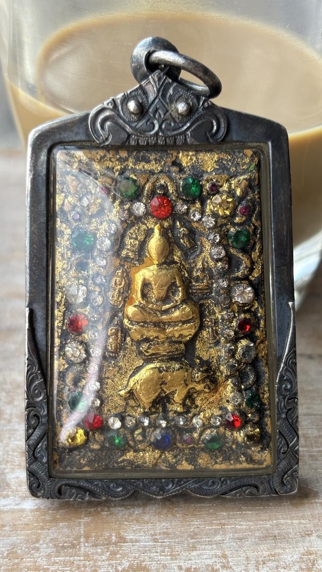 พระสมเด็จกรุวังหน้า บุทองคำแท้ เลี่ยมกรอบเงินหนาๆ สนใจบูชาสอบถามมาครับ