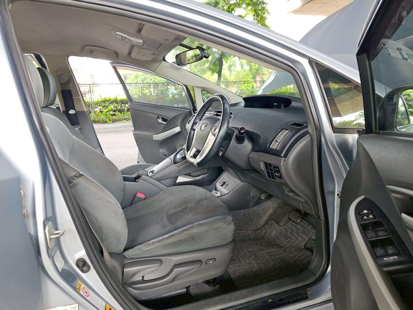 Toyota Prius Year 2012 (Hybrid) 12