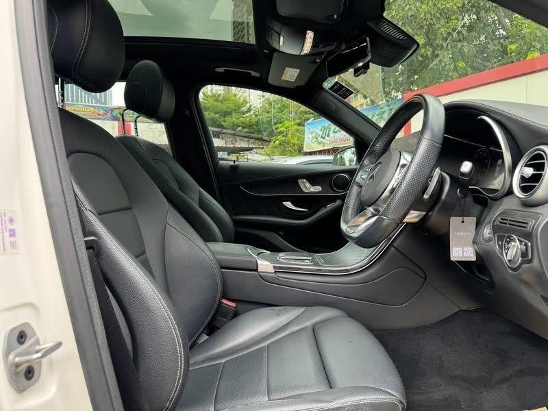 Mercedes-Benz GLC220d AMG Dynamic ปี 2021 รูปที่ 11