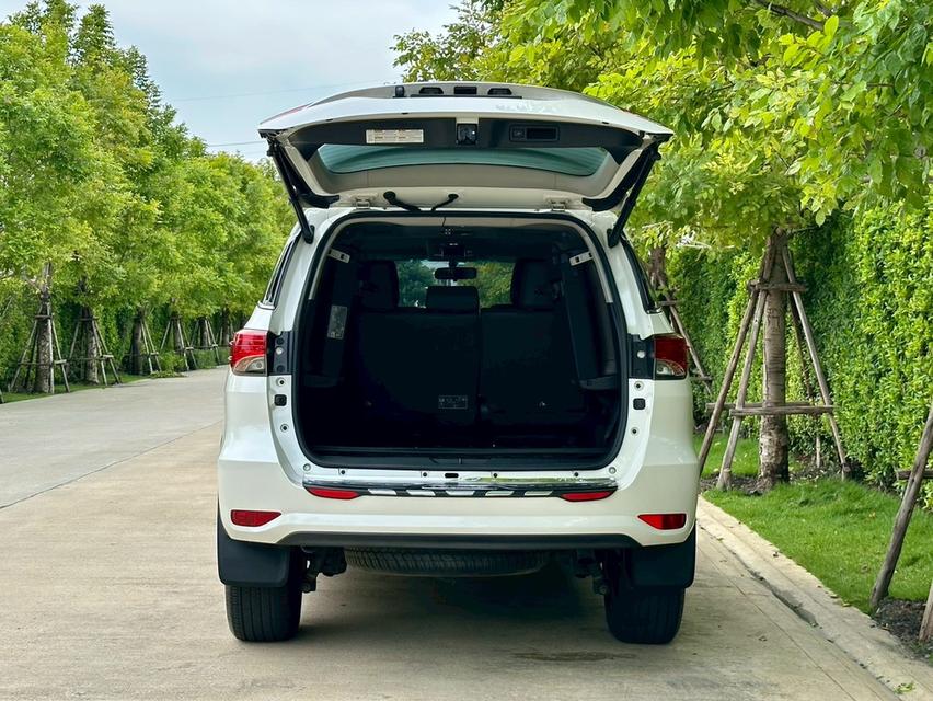 Toyota Fortuner 2.4 Top Sigma4 ดีเซล 4WD Auto ปี 2018 สีขาว เจ้าของดูแลอย่างดี สภาพป้ายแดง 15