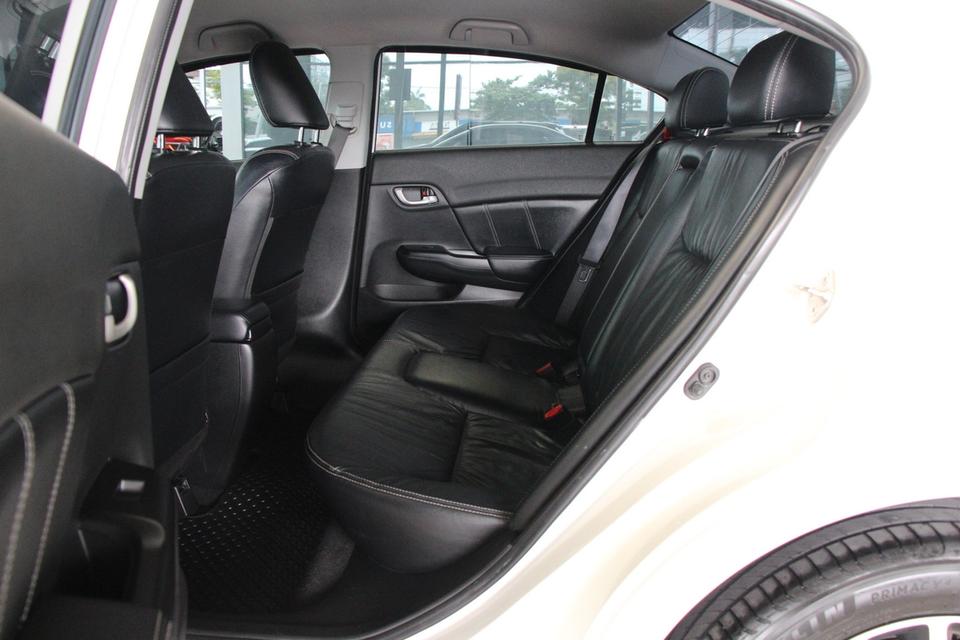รหัสรถ TKG9196 HONDA CIVIC 1.8 E ปี 2015 11