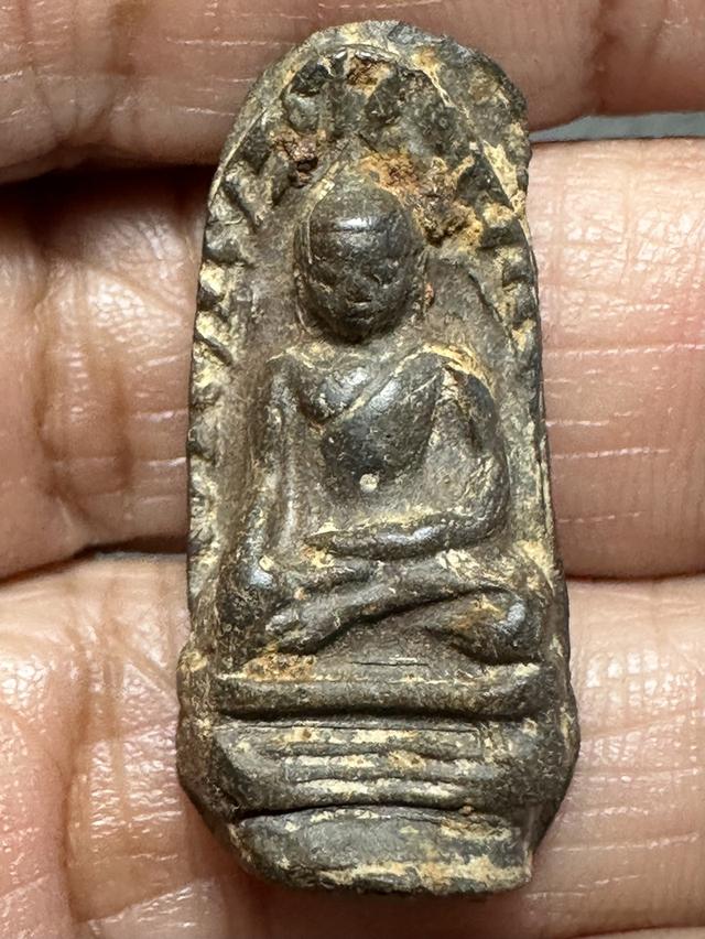 พระรอดลำพูน พิมพ์ใหญ่ เนื้อเขียวหินครก รูปที่ 6