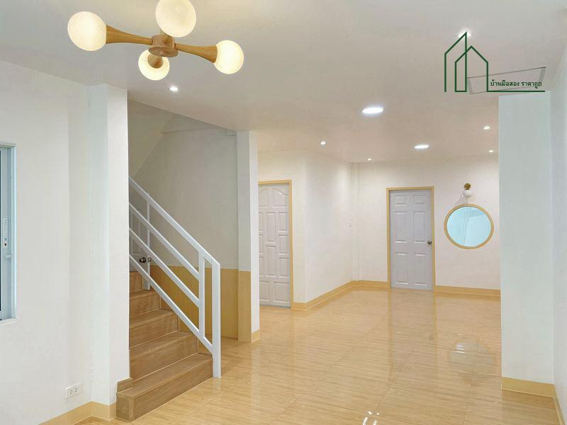 หมู่บ้านปิยวรารมย์ 1 ถนนเมน ค้าขายได้ ถนนบางกรวย–ไทรน้อย บ้านรีโนเวทสวย 5