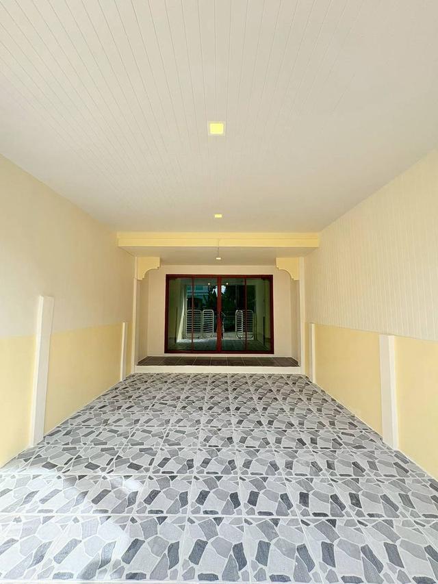 💛หมู่บ้านพร้อมจิตร บางใหญ่ 💛ทาวน์เฮาส์ 2 ชั้น  ถนนเมน โครงการมีระบบรักษาความปลอดภัยเข้า-ออกใช้คีย์การ์ด. ด้านหลังติดทุ่งนารับลมเย็นๆ 3