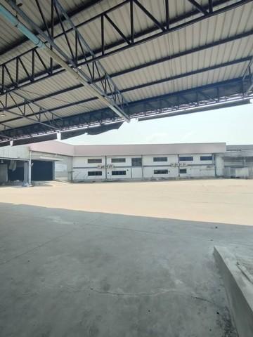 ให้เช่าโกดัง2,960 ตร.ม.ย่านถนนพระราม2ซอยบางกระดี่แสมดำบางขุนเทียน รถเทรลเลอร์ 40 ฟุต เข้าได้  มีลานจอดรถขนาดใหญ่ มีใบรง.4   2