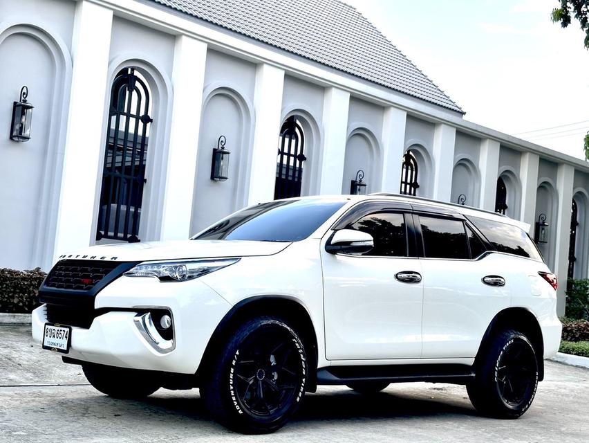 TOYOTA FORTUNER 2.8V 4WD ปี 2016
