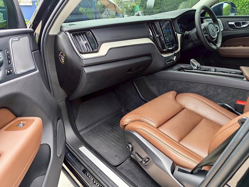 ทุกชีวิตปลอดภัยใน Volvo 31,xxx km!! มือเดียว Top Inscription น้องๆป้ายแดงครับ 😁😁 New Arrival!!♥️ Volvo XC 60 2.0 Inscription 2020 Top รูปที่ 13
