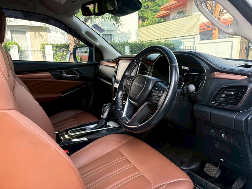 Isuzu mu-x