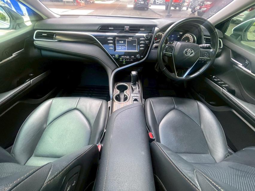 TOYOTA. CAMRY  Sedan 4dr SA 8sp FWD 2.5 G  Y2020. สีขาว  ออโต้ 8