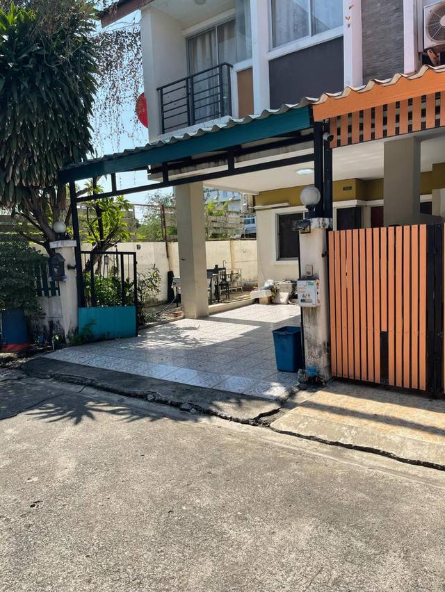 ขายบ้านหลังริม..ราคาดี!!