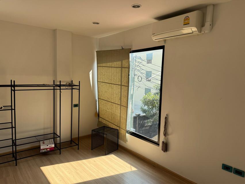 Haus Clover แจ้งวัฒนะ-ราชพฤกษ์ โฮมออฟฟิศ ทาวน์โฮม 3.5 ชั้น 2 คูหาติดกัน 60 ตร.วา 4