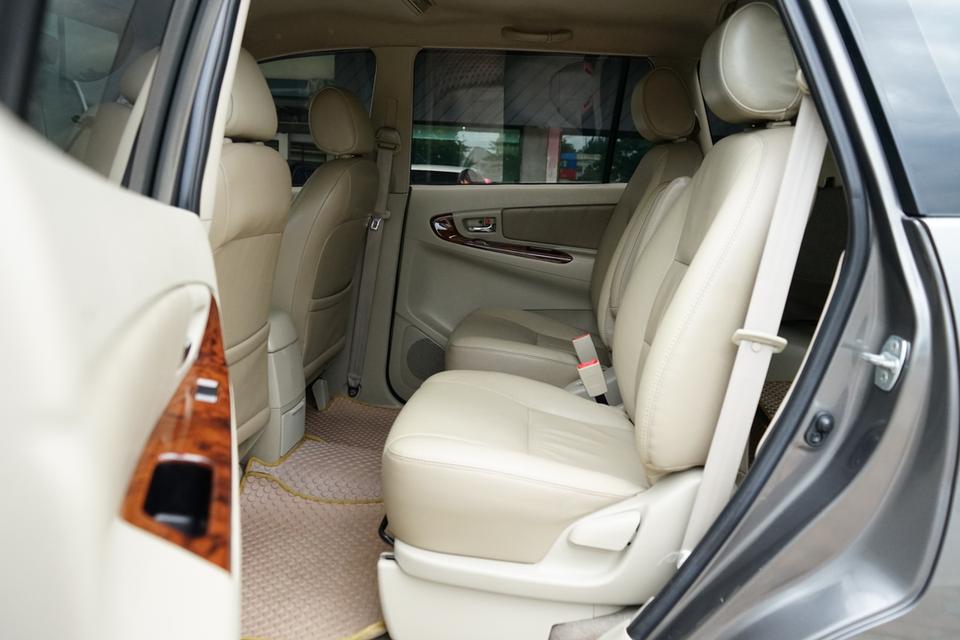 2013 TOYOTA INNOVA 2.0 V 9