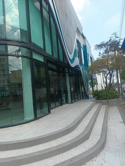 ให้เช่าตึกใหม่ 2 ชั้น 300 ตรม พหลโยธิน34 ย่าน ม.เกษตร ติดถนนเมนหลัก ล้อมด้วยคอนโด เหมาะทำออฟฟิศ, สำนักงาน, สถานเสริมความ 1