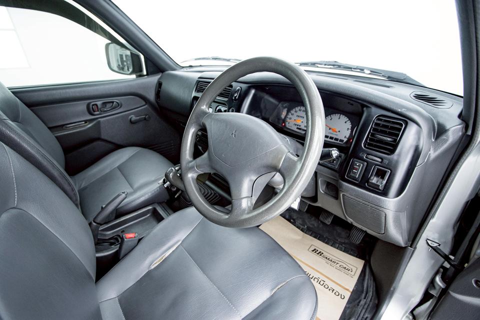 MITSUBISHI STRADA GRANDIS 2.5 4DR 2003  7