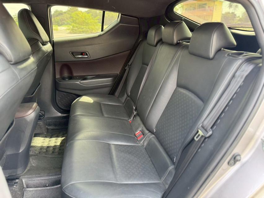 Toyota C-HR Hybrid  HV  TOP ปี 2018  สีเทา   ออโต้  สภาพเยี่ยม ป้ายแดง มือเดียว 15