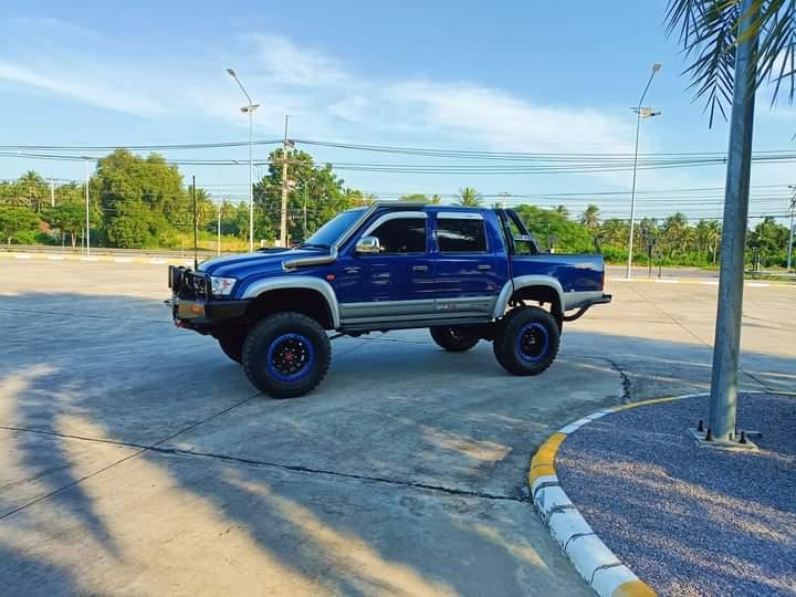 Toyota Hilux Tiger D4D สีน้ำเงิน 3