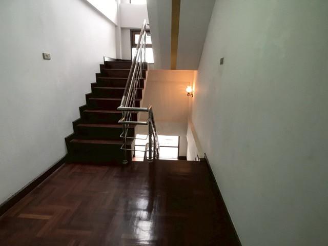 ให้เช่าทาวน์โฮม 4 ชั้น หมู่บ้านซื่อตรง 6 ห้องนอน ใกล้ Central Eastville ทางด่วนรามอินทรา เหมาะทำออฟฟิศพักอาศัย