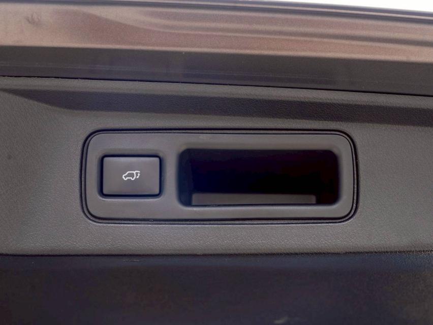 Toyota Fortuner 2.4V 2WD  ปี จด 2017 15