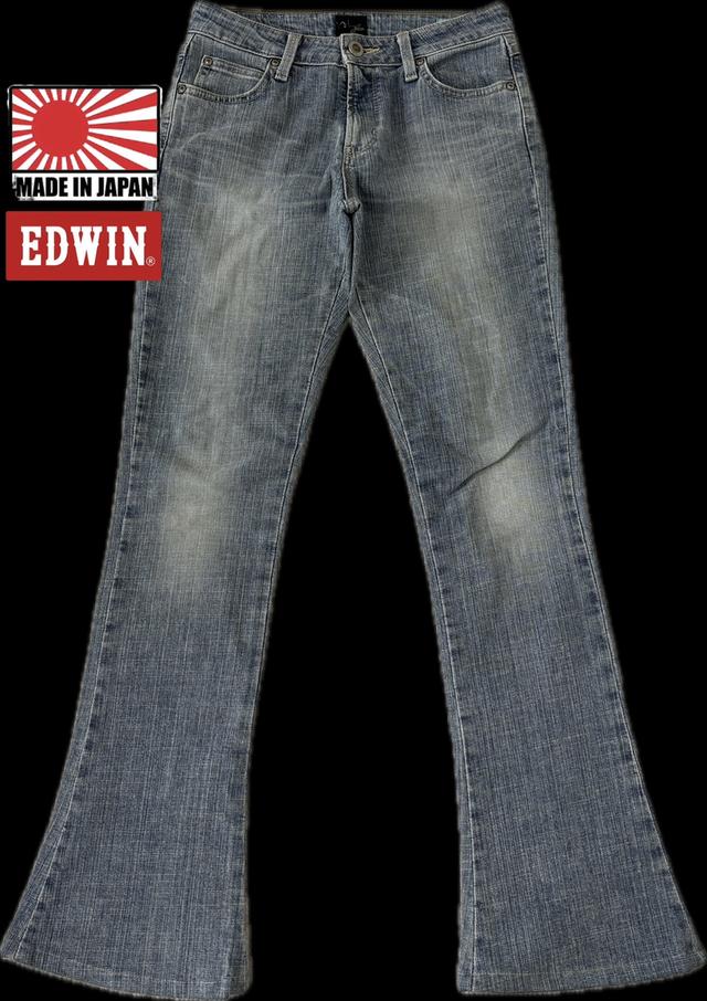 กางเกงยีนส์ทรงขาม้าเอวต่ำแบรนด์ Edwin สไตล์ Y2K Size 29x32ทรง ขาม้า (Flare / Bootcut) ซึ่งมักจะเป็นทรงเอวต่ำที่ได้รับความนิยมในสไตล์ Y2K