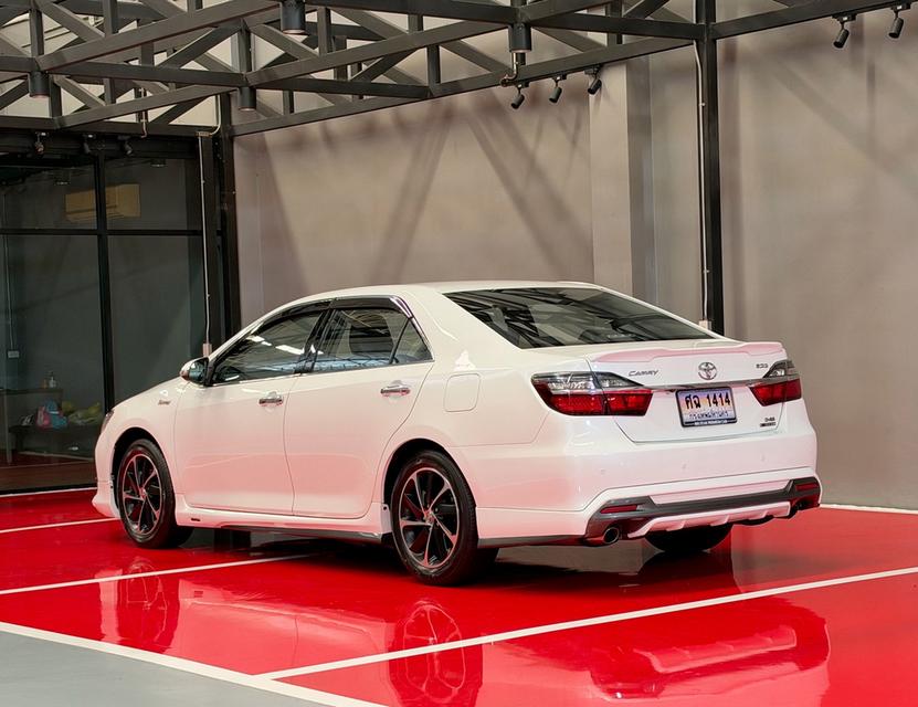 2017 TOYOTA CAMRY 2.0G EXTREMO รถมือเดียวออกป้ายแดง รถวิ่งน้อย รถเข้าศูนย์ตามระยะ รถไม่เคยมีอุบัติเหตุครับ รูปที่ 6