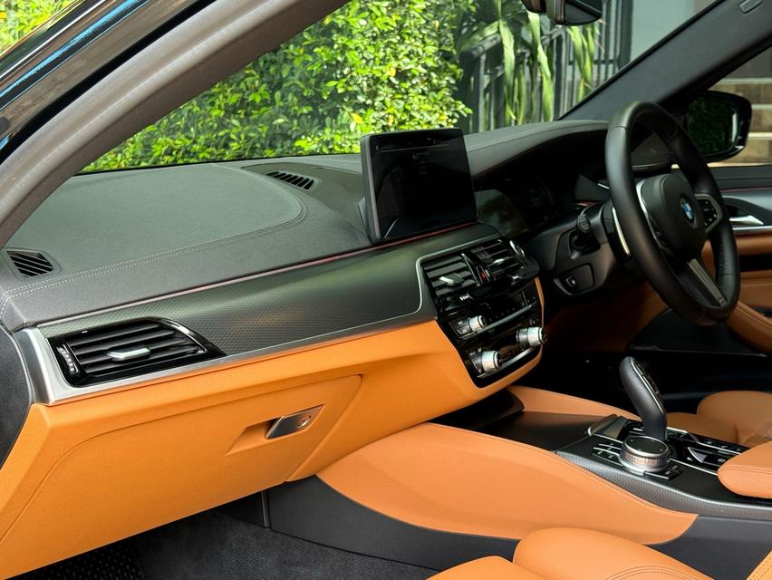 2022 BMW 530e MSPORT LCI รถมือเดียวออกป้ายแดง รถวิ่งน้อย เข้าศูนย์ทุกระยะ ไม่เคยมีอุบัติเหตุครับ 11