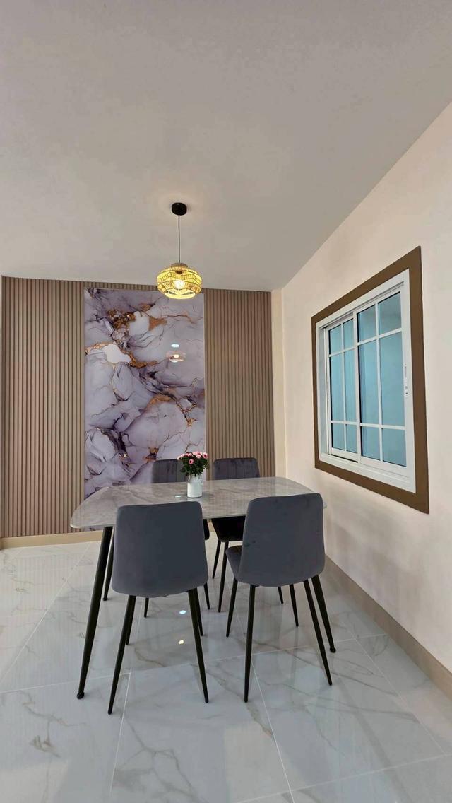 หมู่บ้านเปี่ยมสุข-บางใหญ่  ซอยกันตนาทาวน์เฮาส์ 2 ชั้น ตกแต่งใหม่พร้อมอยู่ ทำเลบางใหญ่ 8