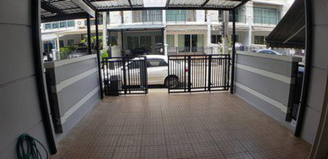 For rent Townhome BaanKlangMuang Srinakarin 24Sqw 3