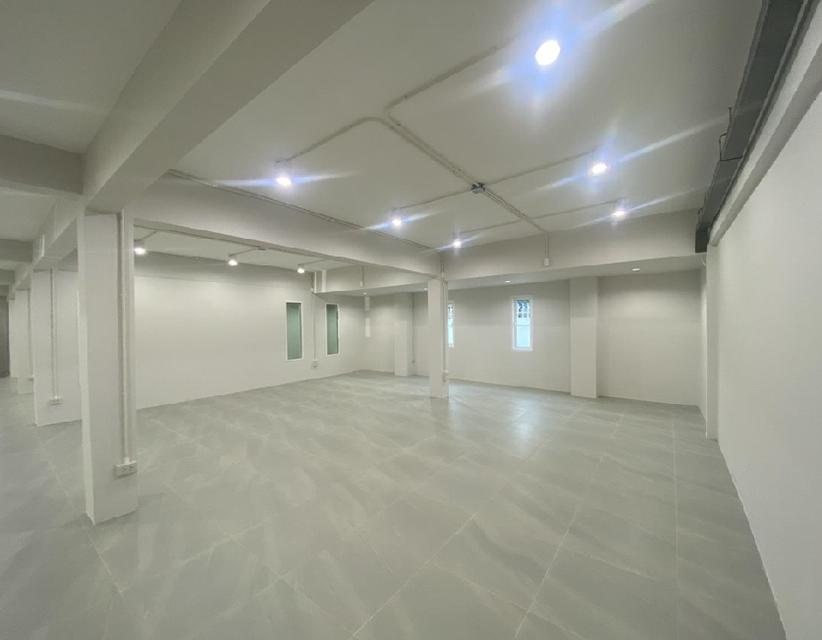 ให้เช่าอาคารสำนักงาน / Office / พื้นที่ ชั้น 1 เท่านั้น / ซอยปรีดีพนมยงค์ 14 สุขุมวิท 71 / อาคารพื้นที่ใช้สอย 500 ตารางเมตร 10