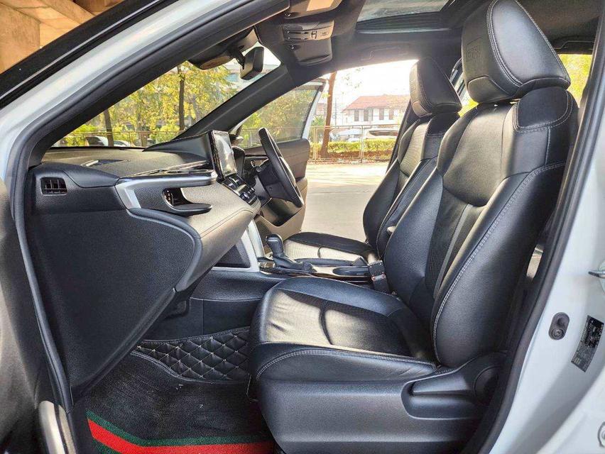 🔥ฟรีดาวน์ รถสวยมือเดียว ปีใหม่  ขับดีมาก Toyota COROLLA CROSS 1.8 Hybrid GR SPORT AT ปี 2022 รูปที่ 18